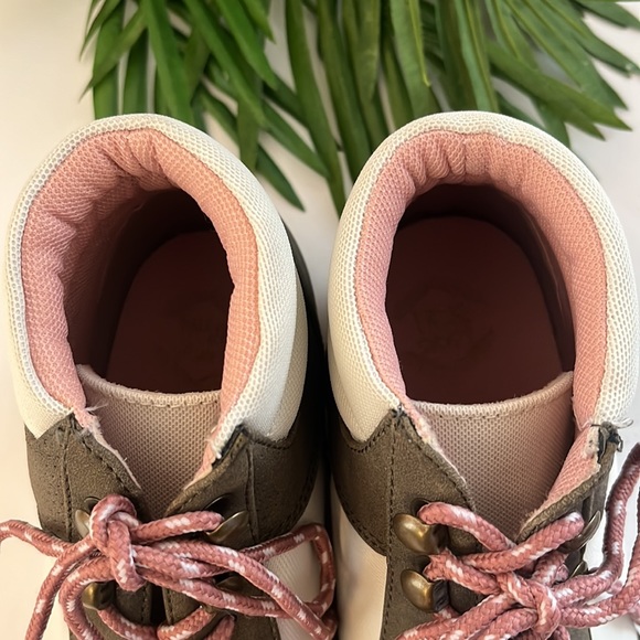 NWOT True Craft high top sneaker size 9 - Picture 7 of 11